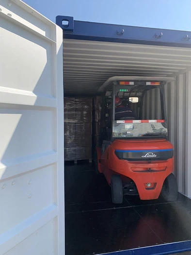 Photos of auto parts being loaded into containers and shipped Photos of auto parts being loaded into containers and shipped